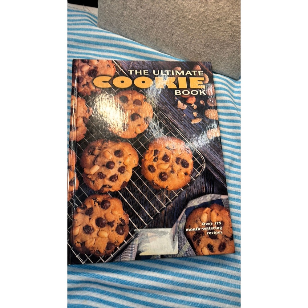 The Ultimate Cookie Book, co-authored by Josée Robitaille and Arlene Gryfe